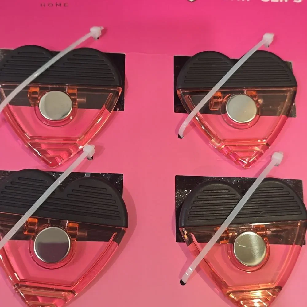 Juicy‎ Couture Home Pink Leopord Heart Logo Magnetic Chip Clips